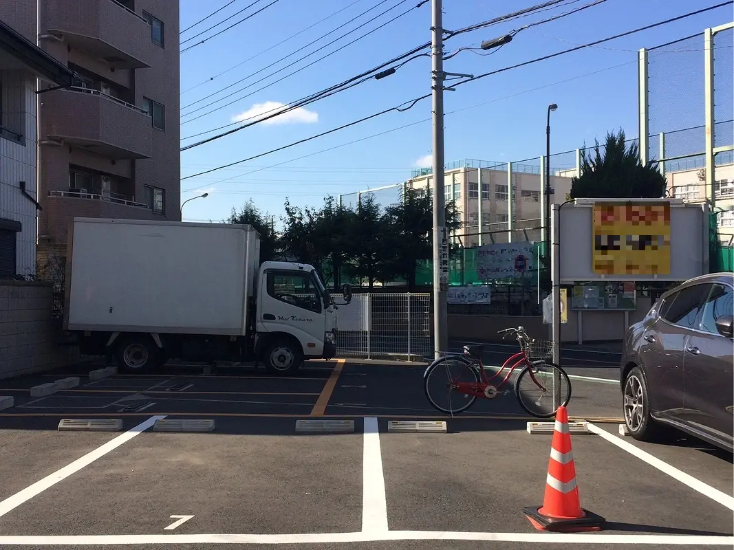 足立区西新井本町３丁目　月極駐車場